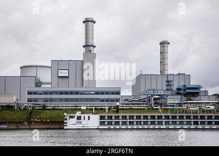 Das erdgasbefeuerte Kraft-Wärme-Kopplungswerk Niehl der RheinEnergie AG, Port Niehl, Köln, Deutschland. das mit Erdgas befeuerte Heizkraftwer Stockfoto