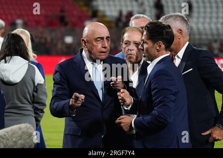 Monza, Italien - 8. August 2023, Adriano Galliani und Pier Silvio Berlusconi während der Trofeo Silvio Berlusconi, Silvio Berlusconi Trophy, Fußballspiel zwischen AC Monza und AC Mailand am 8. August 2023 im U-Power Stadium in Monza, Italien - Photo Morgese Stockfoto