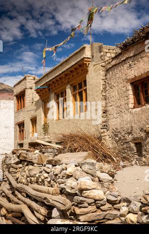 Indien, Ladakh, Sanskar, Padum Khar, Altstadt, modernisiertes altes Gebäude Stockfoto