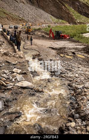 Indien, Ladakh, Zanskar, Autobahn NH301 nach Zanskar, Erdrutsche, die die Straße blockieren Stockfoto