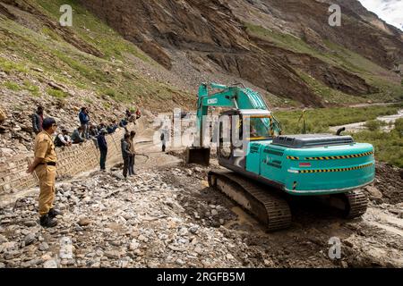 Indien, Ladakh, Zanskar, Autobahn NH301 nach Zanskar, Erdrutsche, die die Straße blockieren Stockfoto