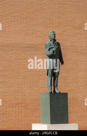 ALMERIA, SPANIEN - 28. MÄRZ 2023 Denkmal zum Gedenken an Alfredo Kraus, spanischen Sänger, Tenor, auf der Plaza Alfredo Kraus, Almeria, Spanien Stockfoto