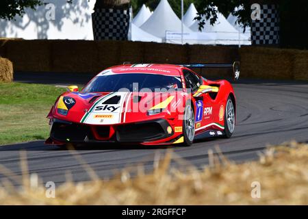 Andrew Morrow, Ferrari 488, Shoot-out, eine Gelegenheit, eine Vielzahl moderner Fahrzeuge zusammen mit neuen Modellen aus einer Vielzahl neuer und etablierter Fahrzeuge zu sehen Stockfoto