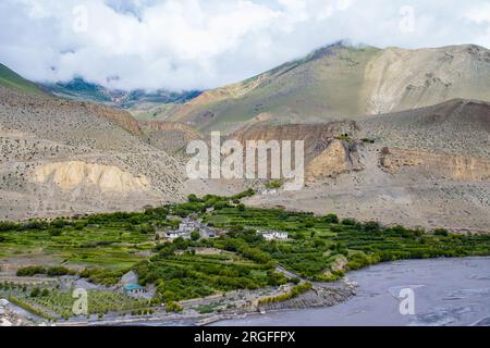 Wunderschönes Dorf Kagbeni am Ufer des Kaligandaki River in Upper Mustang, Nepal Stockfoto