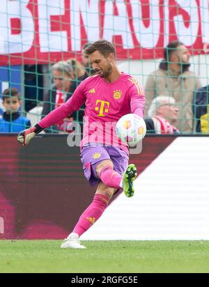 Sven ULREICH, FCB 26 Torwart, in Aktion beim Freundschaftsspiel FC BAYERN MÜNCHEN - AS MONACO 4-2 1.Deutsche Fußballliga am 7. August 2023 in Unterhaching, Deutschland Staffel 2023/2024, FC Barcelona, © Peter Schatz / Alamy Live News Stockfoto