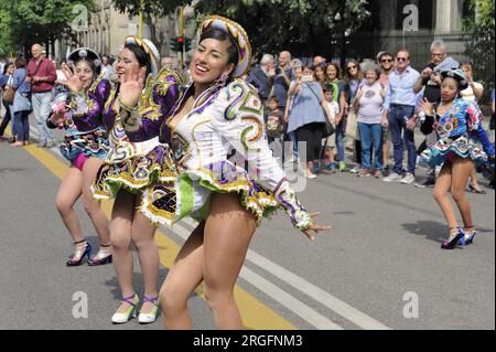 Mailand (Italien) Demonstration "gemeinsam ohne Mauern" für die Aufnahme und Integration von Migranten; Vertreter der peruanischen Gemeinschaft Stockfoto