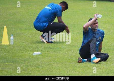 Taskin Ahmed während der bangladesischen nationalen Cricketspieler nehmen Übungseinheiten im Sher-e-Bangla National Cricket Stadium in Mirpur, Dhaka, Bangladesch, Teil Stockfoto