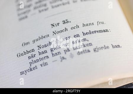 Alte Bücher, Fredmans sånger (auf Englisch: Fredmans Songs oder Songs von Fredman) ist eine Sammlung von 65 Gedichten und Songs, die 1791 vom schwedischen Dichter Carl Michael Bellman veröffentlicht wurden. Im Bild: "Gubben Noak" ("Alter Mann Noah", ursprünglich "Om gubben Noach och hans fru" oder einfach "Gubben Noach"). Stockfoto