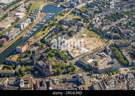 Luftaufnahme, Baustelle Mercator Quartier, Inner Harbour with the Curve, Duisburg City Hall, evang. Salvatorkirche, Altstadt, Duisburg, Ruhr Ar Stockfoto