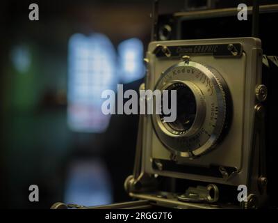 Vintage-Kamera, ausgestellt im Portugiesischen Zentrum für Fotografie - Centro Portugues de Fotografia - in Porto Stockfoto