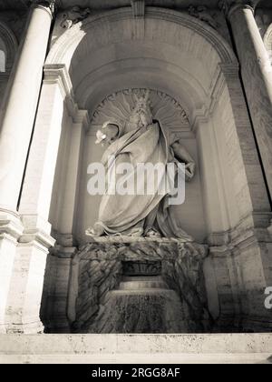 Fontana dell'Acqua Felice, Statue von Moses im Zentrum von Fontana dell'Acqua Felice (auch bekannt als Brunnen von Moses) im Quirinale-Viertel von Rom, Italien Stockfoto