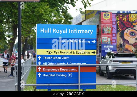 Hull Royal Krankenstation, Hull, E. Yorkshire. August 9. 2023. Bei einem Besuch der Care Quality Commission Ende April wurde festgestellt, dass der Zustand der Hull Royal Infirmary „chaotisch und nicht zweckmäßig“ war. Die CQC stufte das Krankenhaus auf „unzureichend“ zurück. Die Chefs haben den Bericht „in seiner Gesamtheit“ akzeptiert und arbeiten an der Verbesserung aller Bereiche der Betreuung (insbesondere Mutterschaftsdienste, wie hervorgehoben). Bridget Catterall AlamyLiveNews. Stockfoto