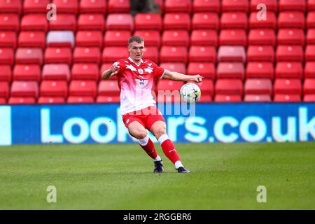 Oakwell Stadium, Barnsley, England - 8. August 2023 Jack Shepherd (41) of Barnsley - während des Spiels Barnsley gegen Tranmere Rovers, EFL Cup, 2023/24, Oakwell Stadium, Barnsley, England - 8. August 2023 Kredit: Arthur Haigh/WhiteRosePhotos/Alamy Live News Stockfoto