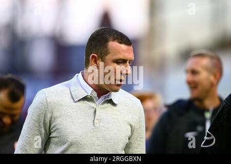 Oakwell Stadium, Barnsley, England - 8. August 2023 Neill Collins Manager von Barnsley - während des Spiels Barnsley gegen Tranmere Rovers, EFL Cup, 2023/24, Oakwell Stadium, Barnsley, England - 8. August 2023 Kredit: Arthur Haigh/WhiteRosePhotos/Alamy Live News Stockfoto