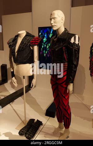 Kostüme und Kleidung - Auktion bei Sotheby's Freddie Mercury: A World of His Own Exhibition Stockfoto