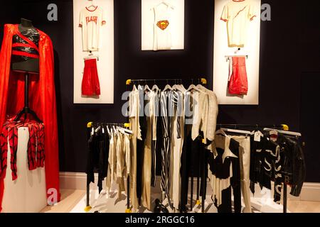 Kostüme und Kleidung - Auktion bei Sotheby's Freddie Mercury: A World of His Own Exhibition Stockfoto