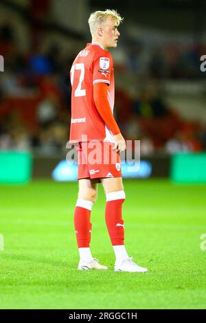 Oakwell Stadium, Barnsley, England - 8. August 2023 Harrison Nejman (32) of Barnsley - während des Spiels Barnsley gegen Tranmere Rovers, EFL Cup, 2023/24, Oakwell Stadium, Barnsley, England - 8. August 2023 Kredit: Arthur Haigh/WhiteRosePhotos/Alamy Live News Stockfoto