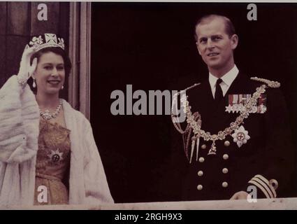 Circa 1947, London, England, Großbritannien: Königin Elizabeth teilte mit, dass ihr Ehemann Prinz Phillip, Herzog von Edinburgh, am 9. April 2022 in Windsor Castle verstorben ist. Am 2021. November feierten Königin Elizabeth und Prinz Philip ihren 73. Hochzeitstag. An ihrem 50. Hochzeitstag im Jahr 1997 lobte Ihre Majestät ihren Mann als „leitende und leitende Kraft für sie während ihrer gesamten Herrschaft“. Credit Image: © Keystone Press Agency/ZUMA Press Wire). NUR REDAKTIONELLE VERWENDUNG! Nicht für den kommerziellen GEBRAUCH! Stockfoto