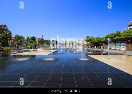 Spiegelwasserbrunnen im Parc du Paillon in Nizza Stockfoto