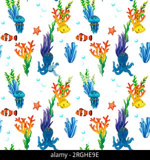 Quallen, Gelbfische, Clownfische und grüne blaue Algen und Korallen. Meeresboden, Unterwasserlandschaft Hintergrund. Cl Stockfoto