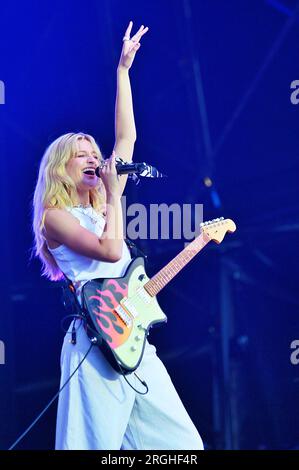DYLAN Singer Songwriter live auf der Bühne im Brighton Pride Preston Park, August 5. 2023 Stockfoto