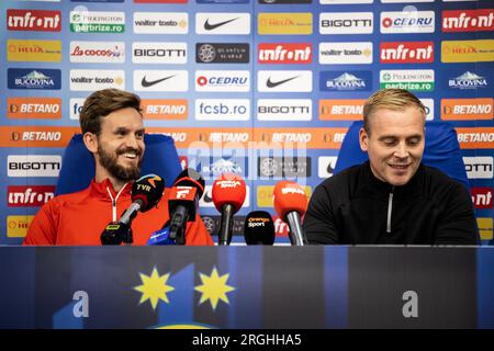 Bukarest, Rumänien. , . Cheftrainer Johannes Hoff Thorup vom FC Nordsjaelland, gesehen während einer Pressekonferenz im Vorfeld des Spiels der UEFA Conference Leauge zwischen FCSB und dem FC Nordsjaelland im Stadionul Steaua in Bukarest. (Foto: Gonzales Photo/Alamy Live News Stockfoto