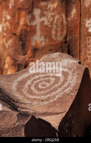 Petroglyphen in Basaltgestein, Nampaweap Canyon, Grand Canyon–Parashant National Monument, Arizona Stockfoto