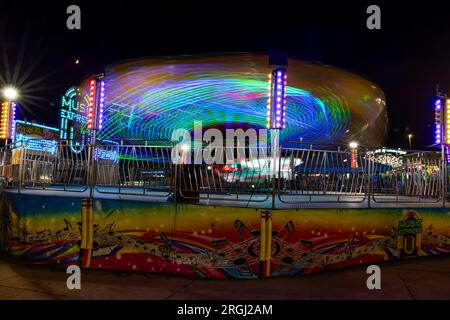 Lichter auf Vergnügungsfahrt bei Nacht, Delaware State Fair, Harrington, Delaware Stockfoto