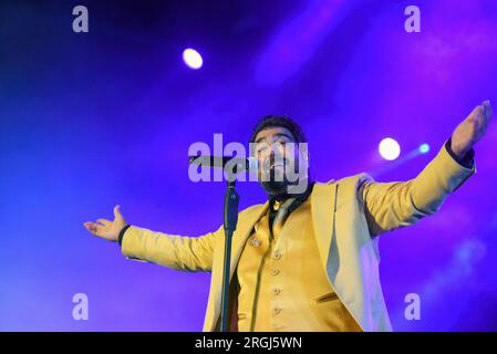 Sitges, Spanien. 09. Aug. 2023. Der spanische Sänger Antonio Orozco tritt live auf der Bühne des Festival Jardins de Terramar in Sitges auf. (Foto: Ramon Costa/SOPA Images/Sipa USA) Guthaben: SIPA USA/Alamy Live News Stockfoto