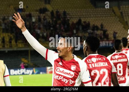 Bogota, Kolumbien. 02. Aug. 2023. Independiente Santa Fe's Fabian Sambueza feiert das Tor während des Gruppenspiels zwischen Bogotas Independiente Santa Fe (1) und Medellins Deportivo Independiente Medellin im Nemesio Camacho el Campin Stadium, 2. August 2023. Foto: Daniel Romero/Long Visual Press Credit: Long Visual Press/Alamy Live News Stockfoto