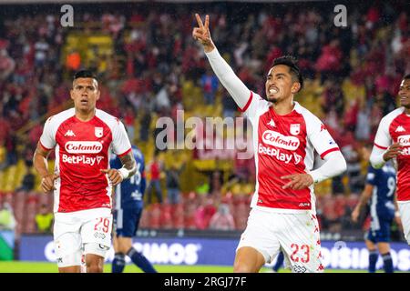 Bogota, Kolumbien. 02. Aug. 2023. Independiente Santa Fe's Fabian Sambueza feiert das Tor während des Gruppenspiels zwischen Bogotas Independiente Santa Fe (1) und Medellins Deportivo Independiente Medellin im Nemesio Camacho el Campin Stadium, 2. August 2023. Foto: Sebastian Barros/Long Visual Press Credit: Long Visual Press/Alamy Live News Stockfoto