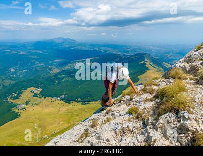 Gran Sasso, Italien - die extreme Wanderung zum Gipfel des Corno Piccolo, über 2600 Meter in den Abruzzen, mit Canalone Nord Klettern und alpinistischem Weg Stockfoto