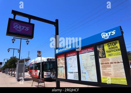 SAN DIEGO, Kalifornien: San Diego MTS Metropolitan Transit System Bushaltestelle Stockfoto