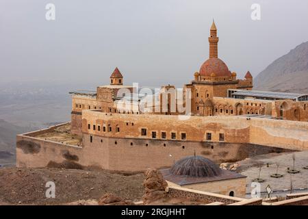 Ishak Pasha Palace (Türkisch: Ishak Pasa Sarayi) befindet sich im Bezirk Dogubayazit der Provinz Agri in der Osttürkei. Dogubayazit, Agri, Türkei. Stockfoto