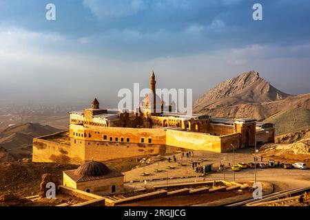 Ishak Pasha Palace (Türkisch: Ishak Pasa Sarayi) befindet sich im Bezirk Dogubayazit der Provinz Agri in der Osttürkei. Dogubayazit, Agri, Türkei. Stockfoto