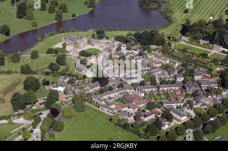 Luftaufnahme des Dorfes Ripley in der Nähe von Harrogate, North Yorkshire Stockfoto