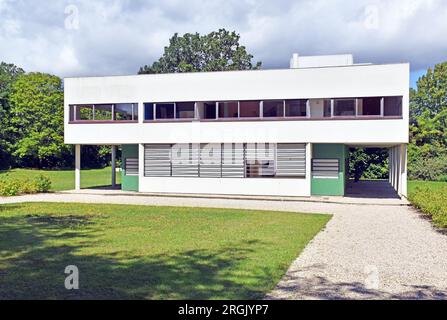 Villa Savoye, ein Meisterwerk der modernen Bewegung, Architekt Le Corbusier, erbaut 1922-31, puristischer Stil, Außenansicht Stockfoto