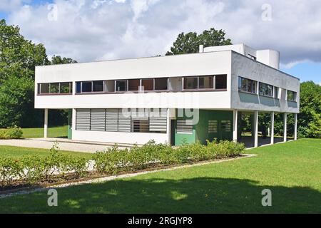 Villa Savoye, ein Meisterwerk der modernen Bewegung, Architekt Le Corbusier, erbaut 1922-31, puristischer Stil, Außenansicht Stockfoto