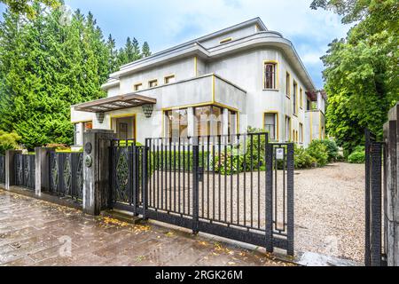 Außenansicht der Villa Empain (Boghossian Foundation), Avenue Franklin Roosevelt, Brüssel, Belgien. Stockfoto