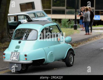 Hellblaues BMW Isetta-Bubble-Auto Stockfoto