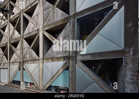 M-Building, entworfen von Ito Toyo (1987); Kanda, Tokio, Japan Stockfoto