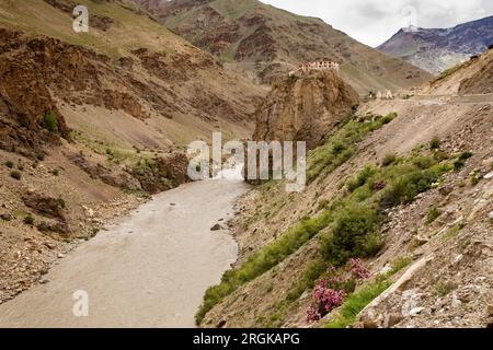 Indien, Ladakh, Zanskar, Kloster Bardan Dogpa/Kargyud über dem Fluss Lungnak Chu Stockfoto