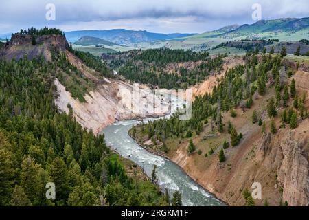 Calcite Springs Overlook, Yellowstone River bei den Narrows, Yellowstone National Park, Wyoming, Vereinigte Staaten von Amerika Stockfoto