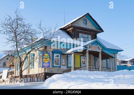 MYSHKIN, RUSSLAND - 07. JANUAR 2023: Das Gebäude des „Museums der Maus“ an einem sonnigen Januar-Tag Stockfoto