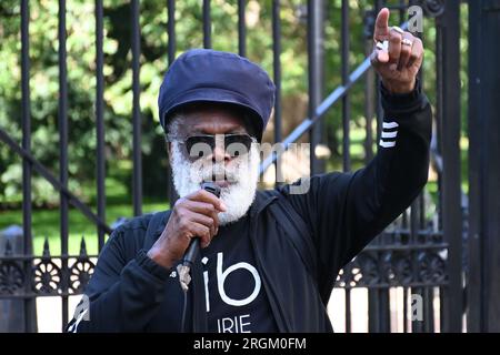 Botschaft Frankreichs, London, Großbritannien. 10. Aug. 2023. Antiimperialistische Demonstrationen sagen Nein zu Macron und seinen imperialistischen Puppen, Macky Sall. Nein zum Krieg gegen Niger, ECOWAS/imperialistische Truppen außerhalb Afrikas. Kredit: Siehe Li/Picture Capital/Alamy Live News Stockfoto