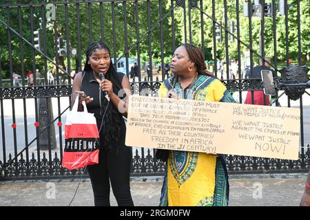 Botschaft Frankreichs, London, Großbritannien. 10. Aug. 2023. Antiimperialistische Demonstrationen sagen Nein zu Macron und seinen imperialistischen Puppen, Macky Sall. Nein zum Krieg gegen Niger, ECOWAS/imperialistische Truppen außerhalb Afrikas. Kredit: Siehe Li/Picture Capital/Alamy Live News Stockfoto
