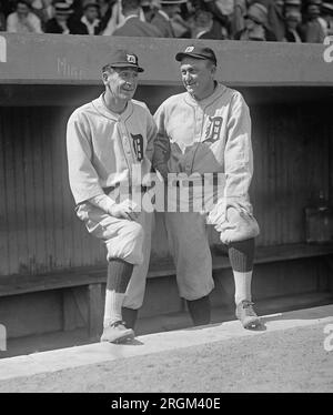 1925 Detroit Tigers: Außenfeldspieler Ty Cobb und Coach George McBride Stockfoto