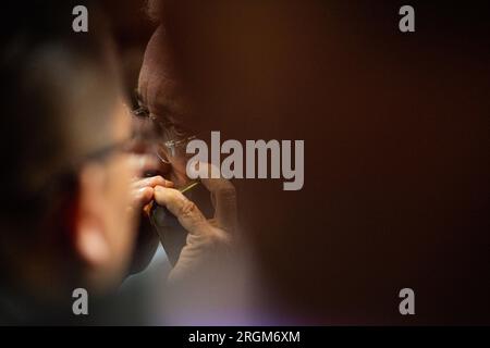 Bogota, Kolumbien. 10. Aug. 2023. Der ehemalige kolumbianische Präsident Alvaro Uribe Velez nimmt am 10. August 2023 an einer Veranstaltung Teil, bei der die Kandidaten für den rat der politischen Partei von Bogota, Centro Democratico, bekannt gegeben werden. Foto: Sebastian Barros/Long Visual Press Credit: Long Visual Press/Alamy Live News Stockfoto