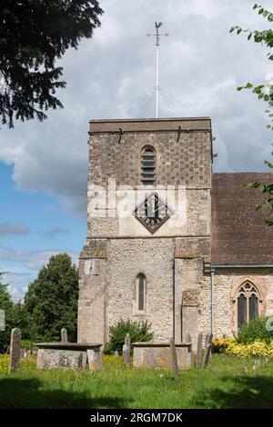 St. Mary's Church im Dorf Kintbury, Berkshire, England, Großbritannien, im Sommer Stockfoto