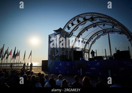 DEN HAAG - die Eröffnungszeremonie der Segelweltmeisterschaft. Die ersten Rennen der vierjährlichen Weltmeisterschaften in den Bereichen Segeln, Drachenfliegen und Windsurfen vor der Küste von Den Haag beginnen mit etwa 1200 Athleten aus mehr als 80 Ländern, die in zehn Olympischen Disziplinen und drei Para-Klassen um 13 Weltmeistertitel antreten. ANP PHIL NIJHUIS Stockfoto